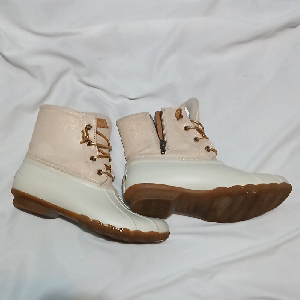 Sperry Cream and Tan Winter Boots